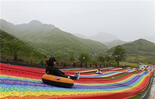 兴化彩虹滑草场